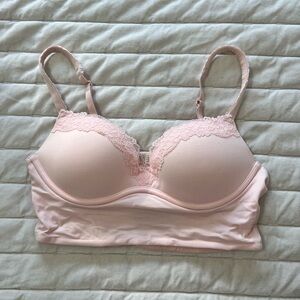 Victoria’s Secrets pink bra 32B
